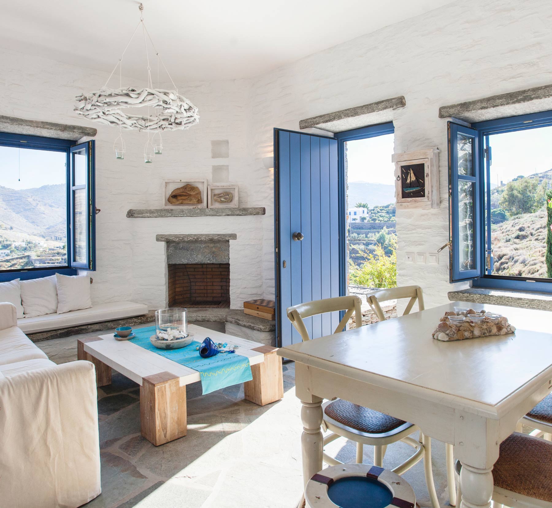 Blue Window House Villa